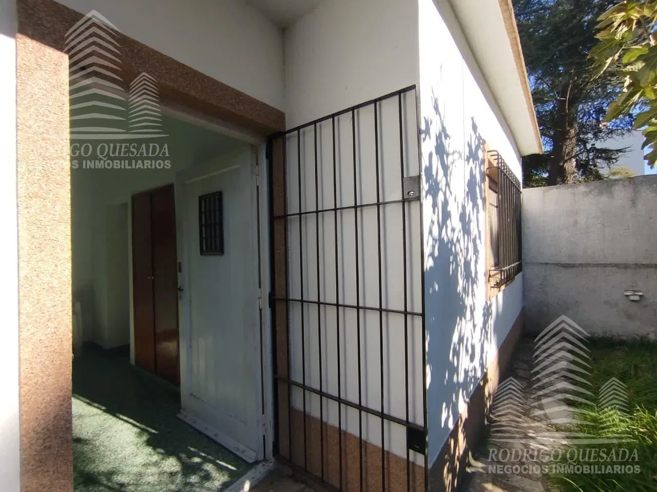 Casita PH en planta baja, con patio. Excelente ubicación!! 8