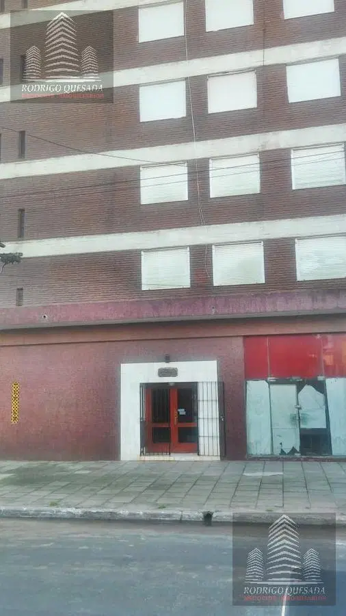 Practico mono ambiente a metros del mar 5