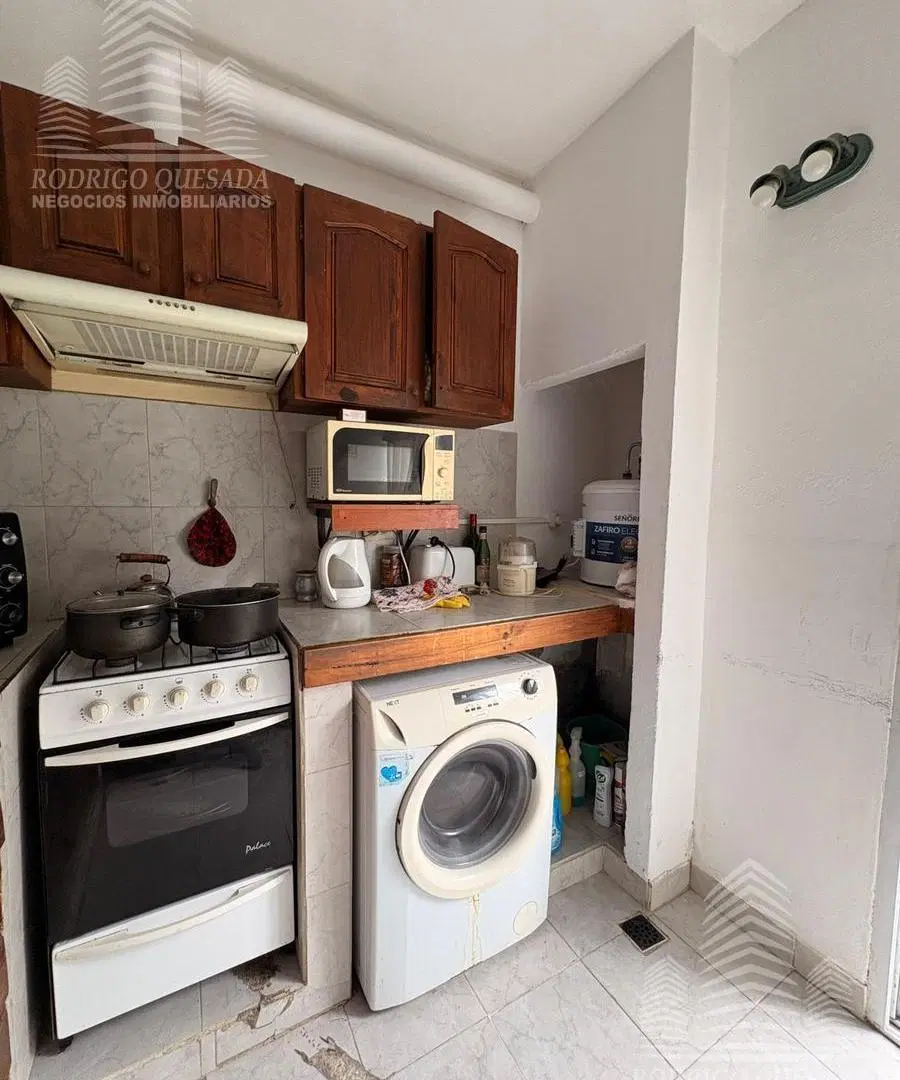 Departamento 2 amb y 1/2 en zona residencial!!! con todos los  seRvicios- acepta  permuta - RETASADO 2