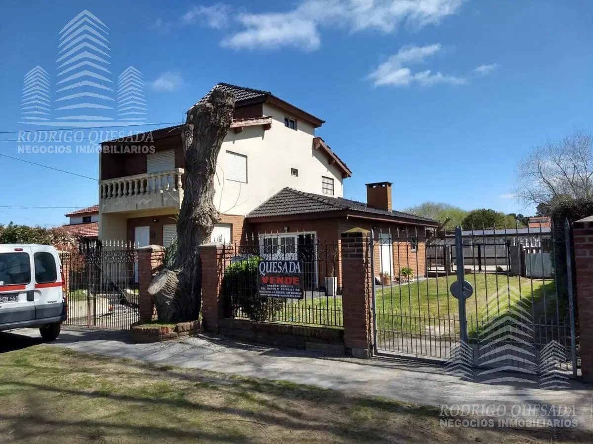 Excelente propiedad !!!- Mar De Ajo casa    2  deptos  de 2 y  3 ambientes - RETASADA!!!!! 3