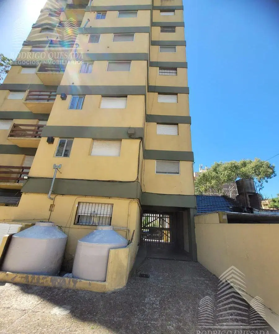 Departamento 2 ambientes c/ cochera-San Juan  1640 3