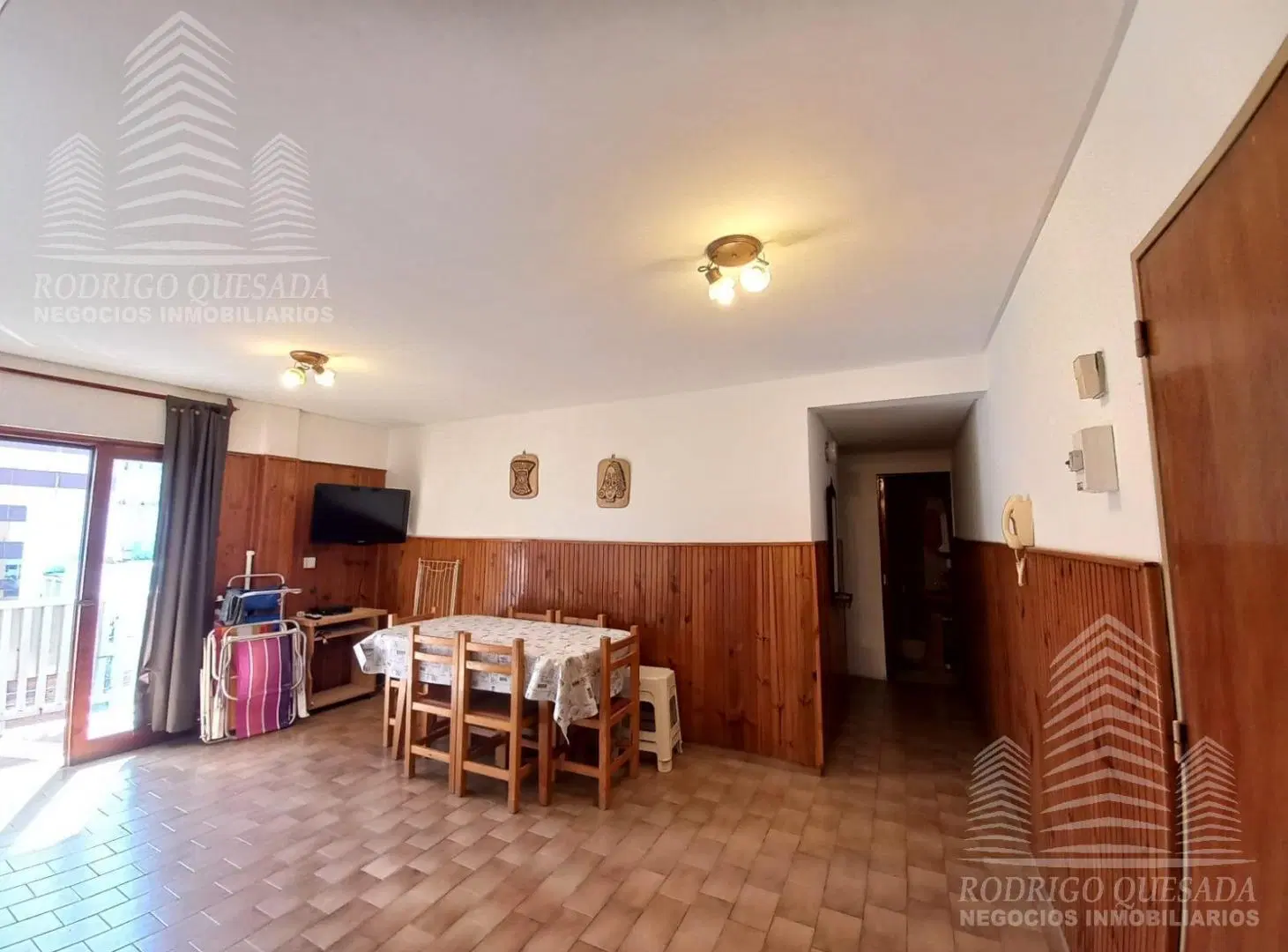 Departamento 2 ambientes y medio con balcón al frente y vista. OPORTUNIDAD - RETASADO 2