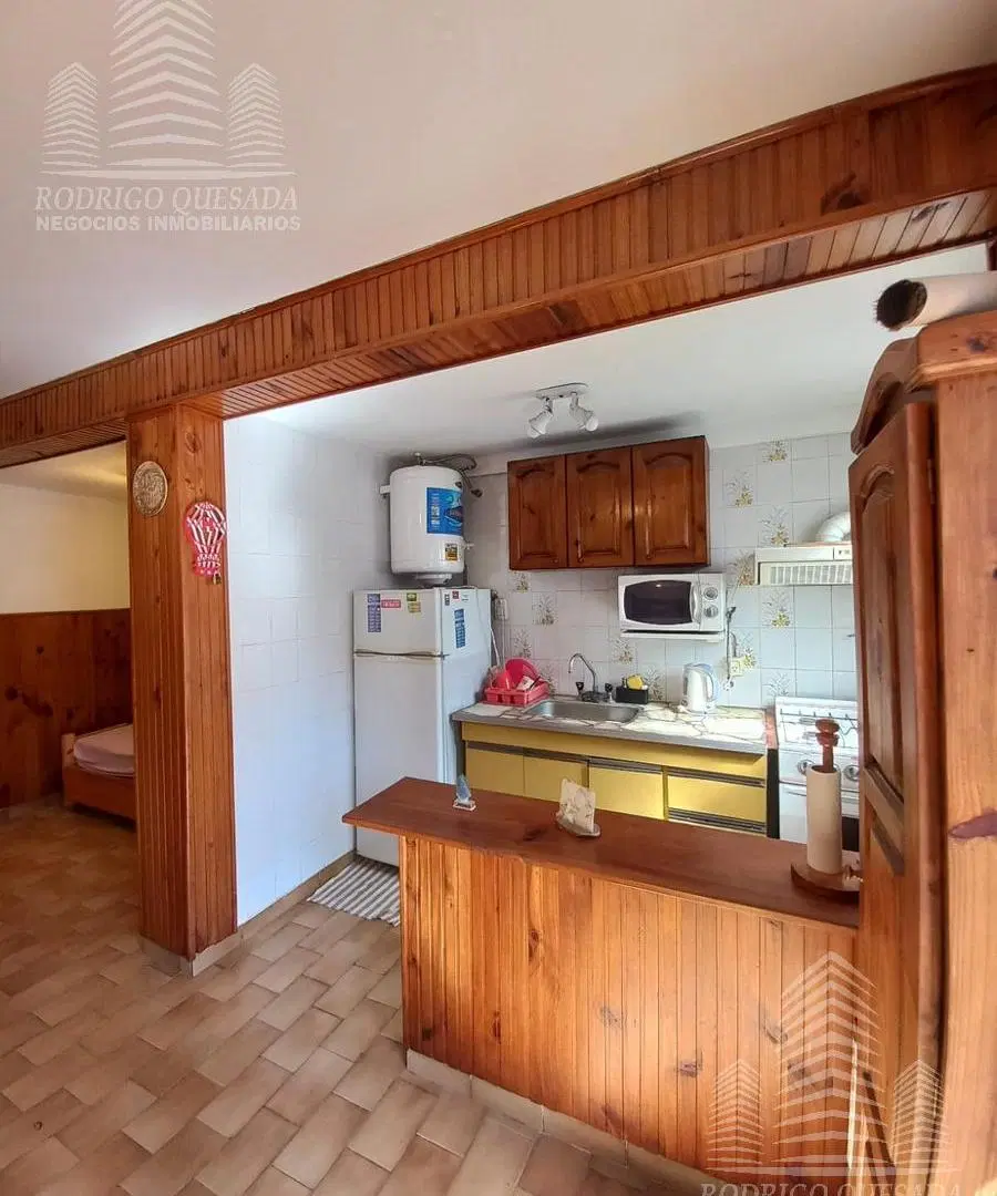 Departamento 2 ambientes y medio con balcón al frente y vista. OPORTUNIDAD - RETASADO 4