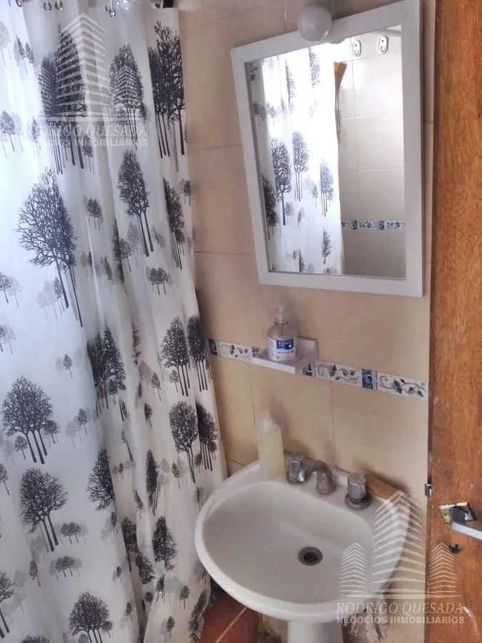 CASA EN LOTE PROPIO!!EN OPORTUNIDAD!!MAR DE AJO. 5