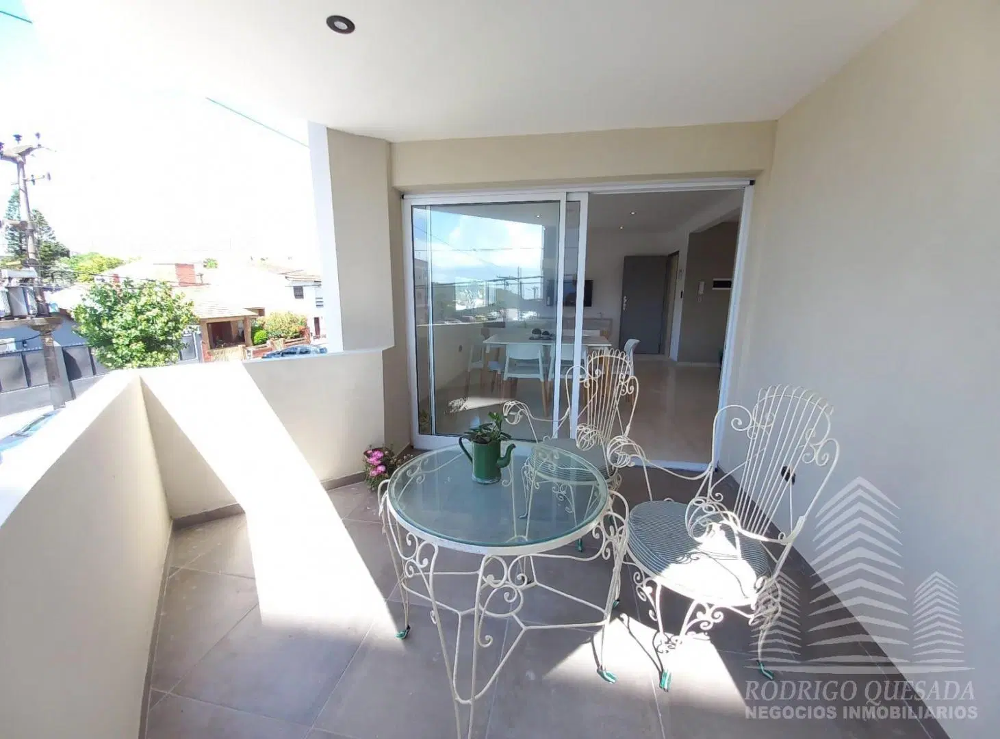 Excelente departamento 3 ambientes al frente Sarmiento y Newbery!! 4