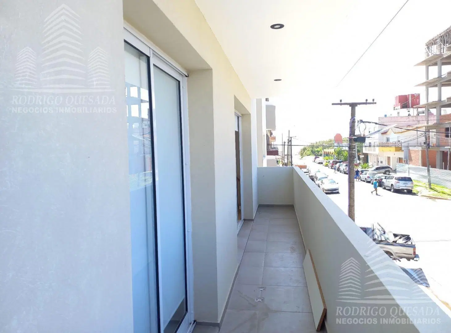 Excelente departamento 3 ambientes lateral, Sarmiento y Newbery!! 4