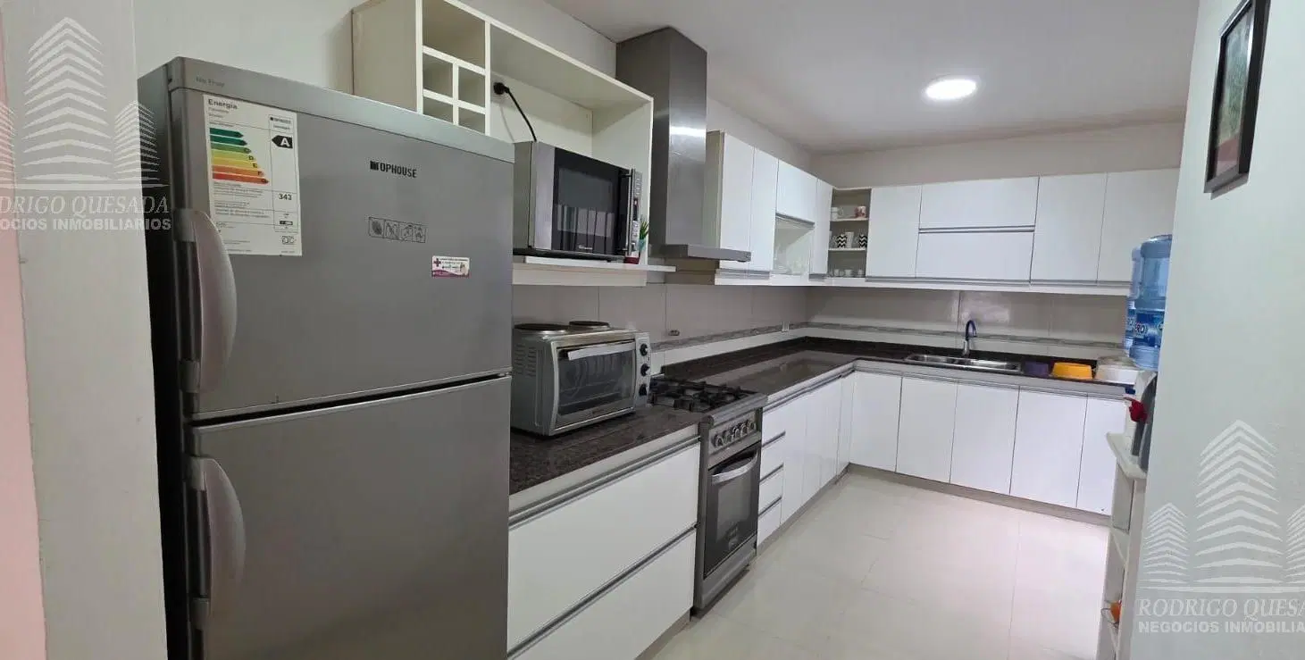 |CASA EN HERMOSA ZONA DE SAN BERNARDO|TERRAZA Y COCHERA CUB| RETASADA 4