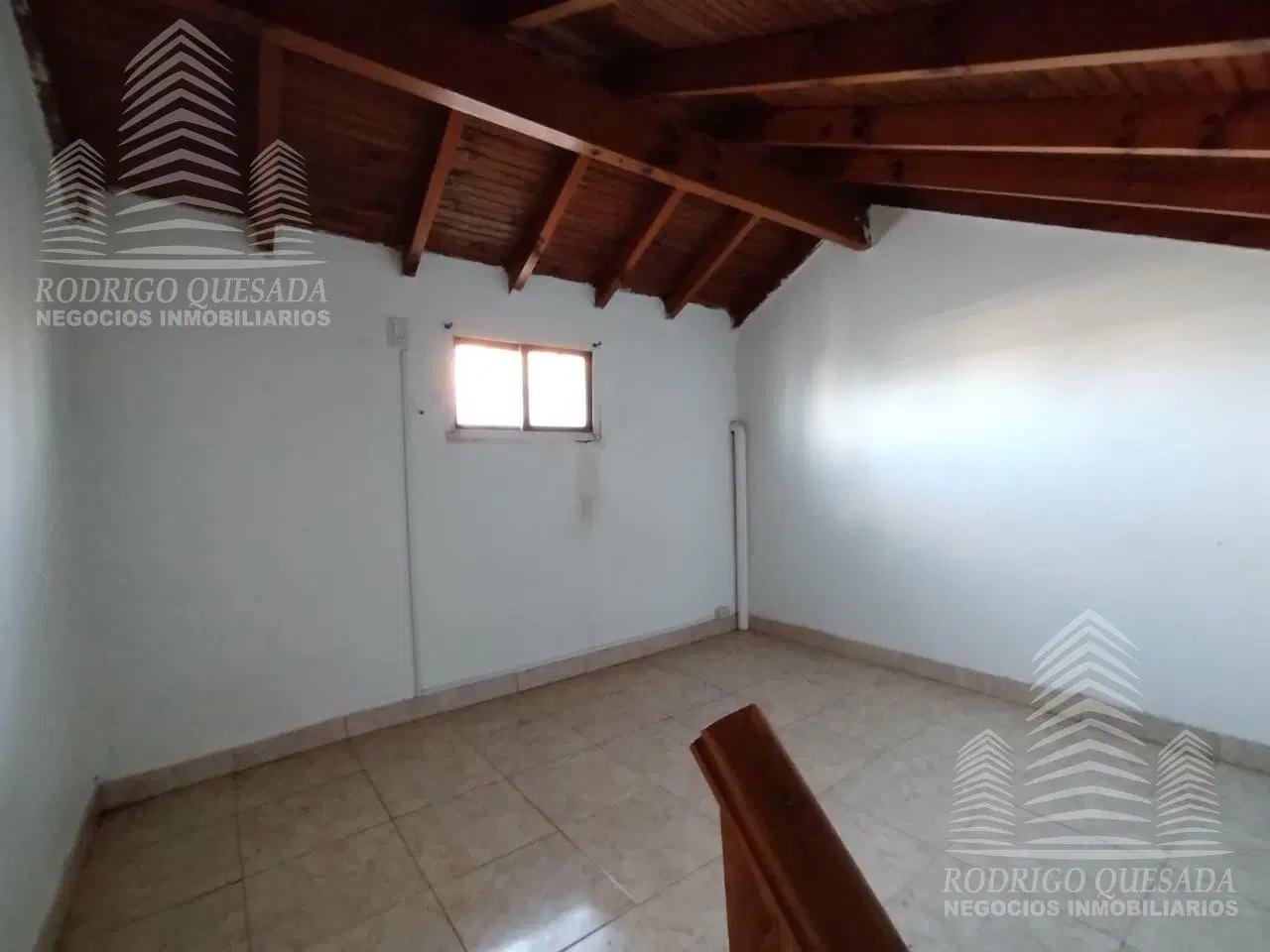 Departamento 2 y 1/2 amb c/gas natural. a refaccionar - 4