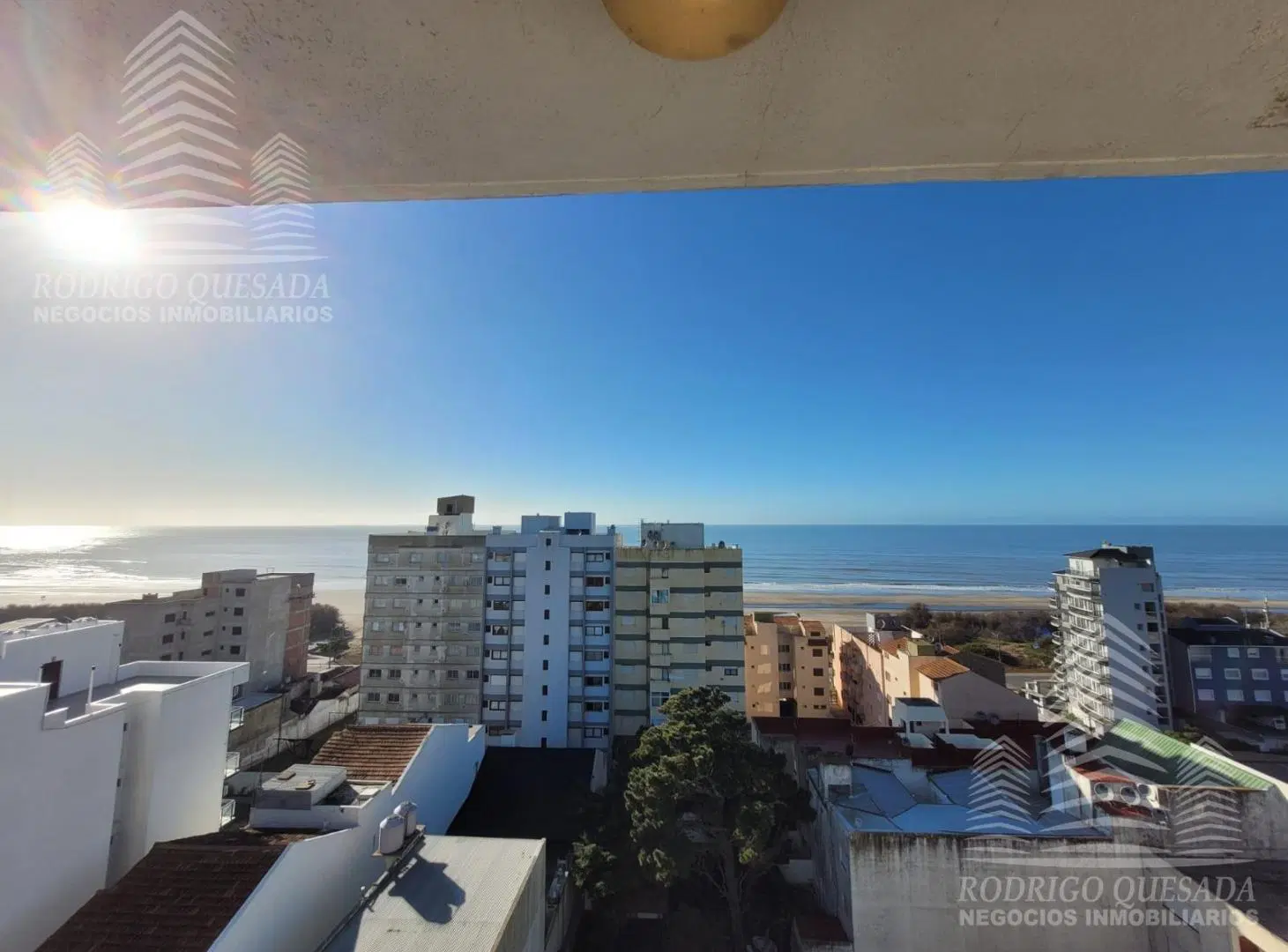 Cómodo 2 amb sobre Chiozza, excelente  vista  plena de la playa 2
