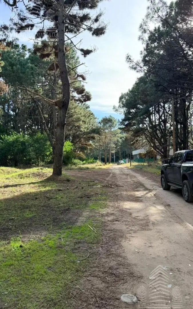 Lote en Costa del este ubicación ideal  Zona mas  buscada 5