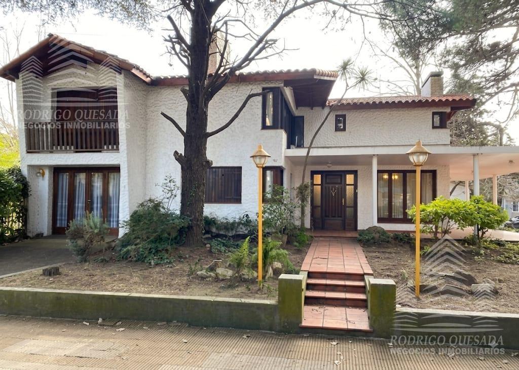 Foto de CHALET 10 AMBIENTES EN CENTRO DE SAN BERNARDO, imagen 2
