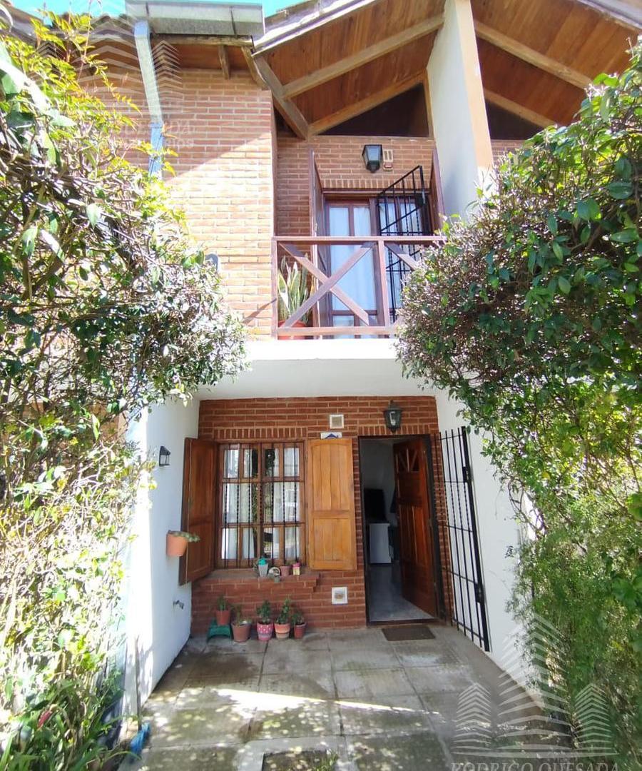 Foto de Impecable Triplex al frente!!! todos los servicios!, imagen 2