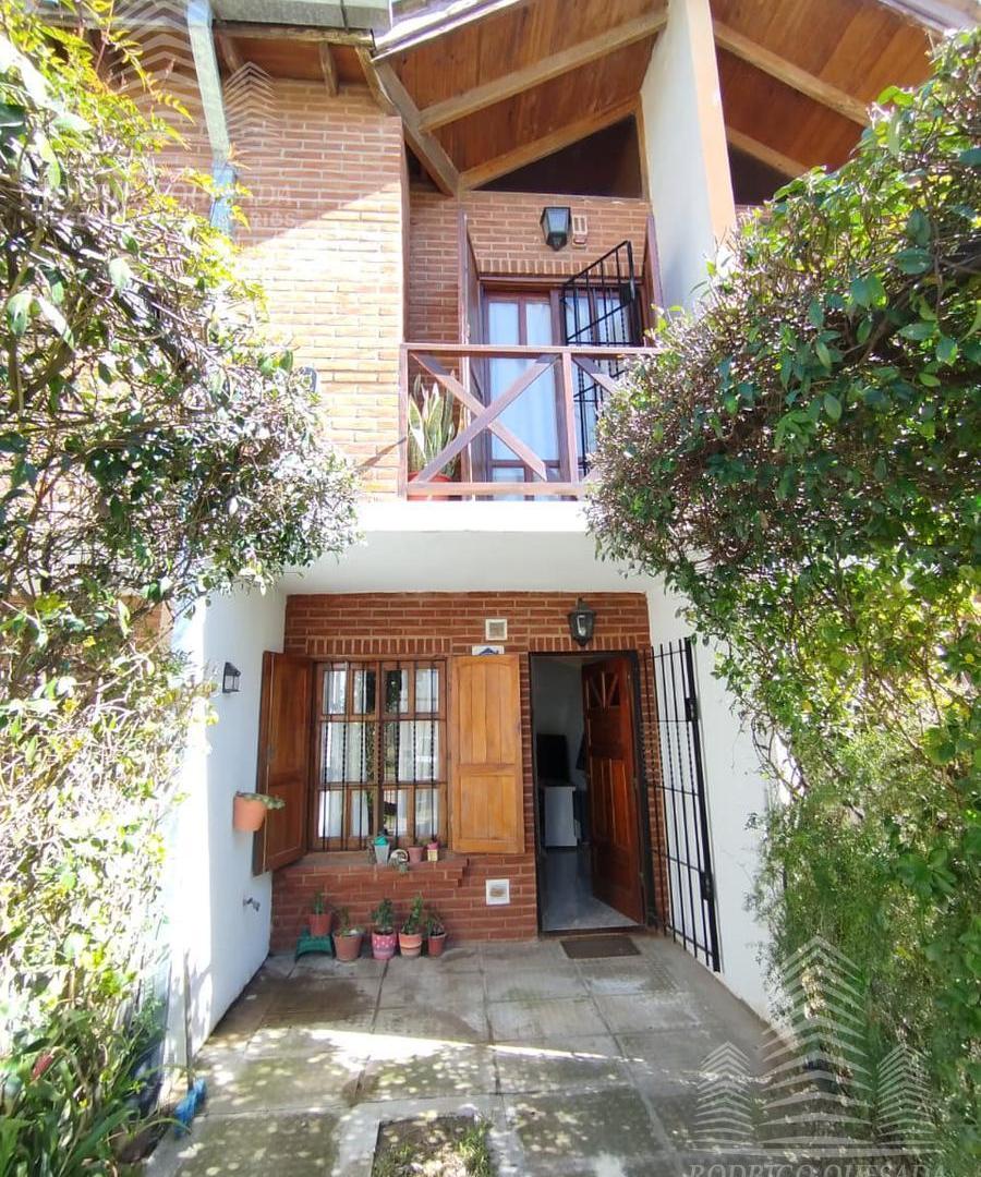 Foto de Impecable Triplex al frente!!! todos los servicios!, imagen 1
