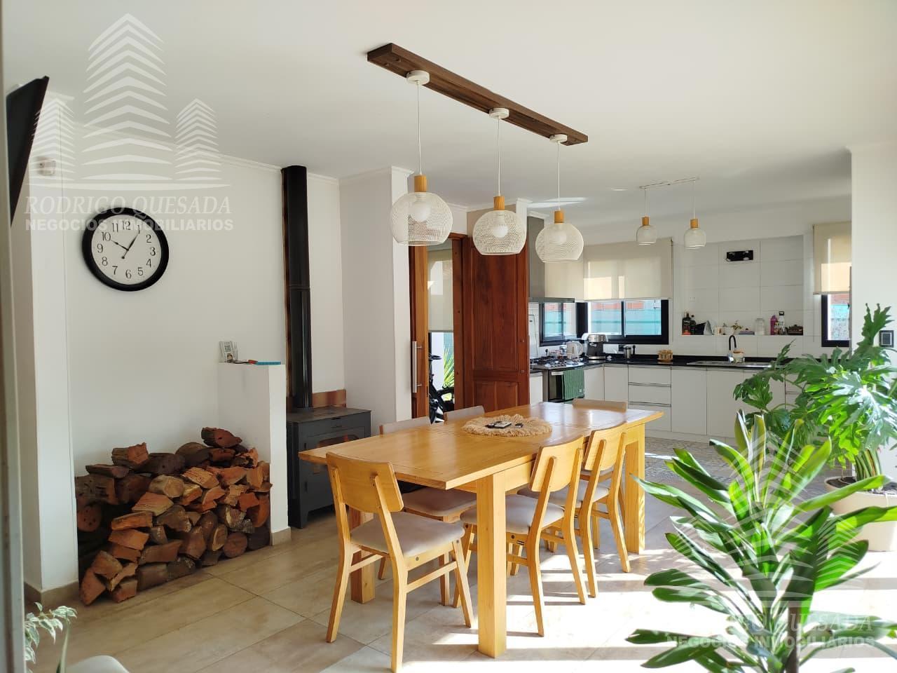 Foto de Casa moderna de categoría en San Rafael-Piscina y parque, imagen 5