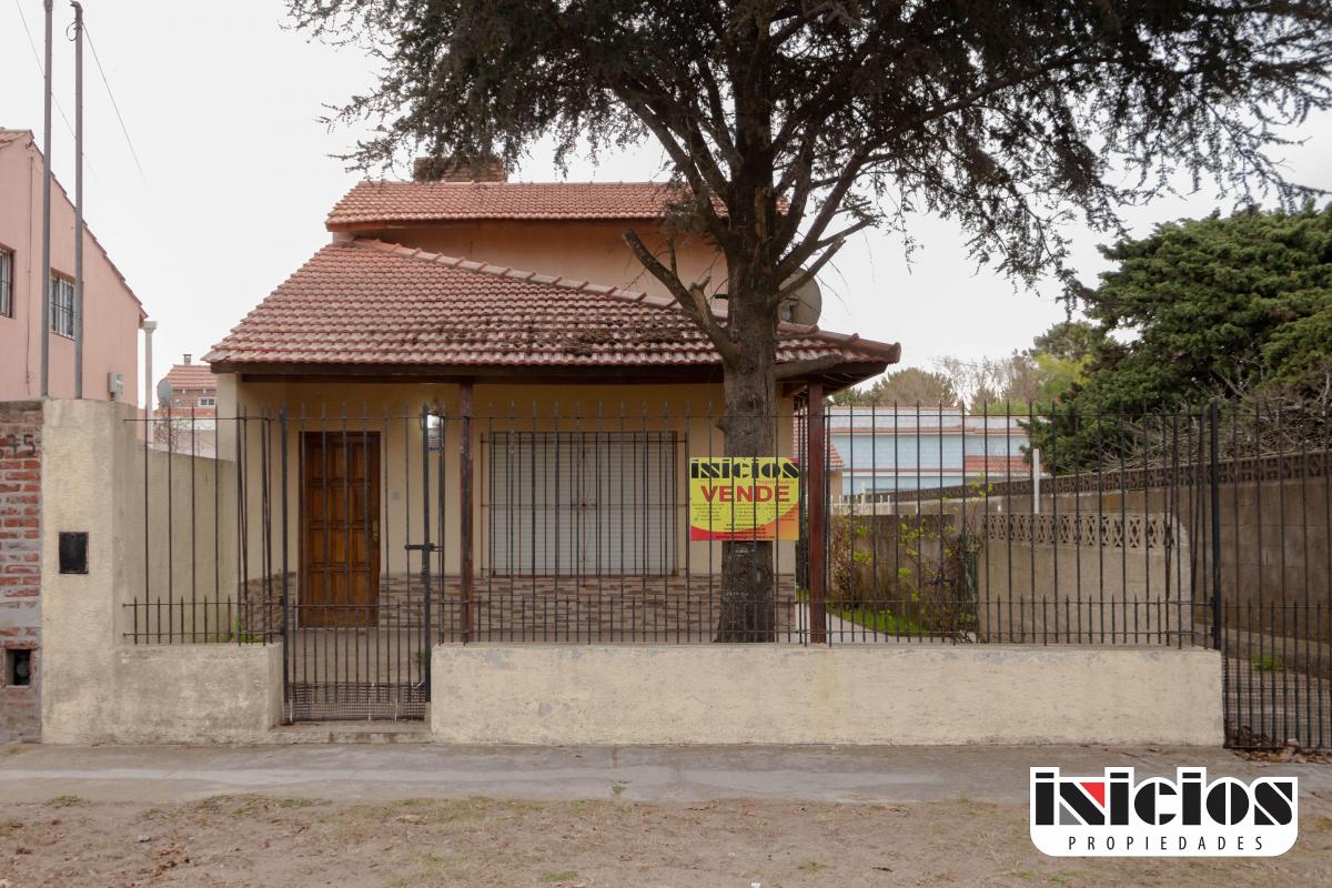 Chalet: Castelli Nº 669 - Mar de Ajó - C590 2