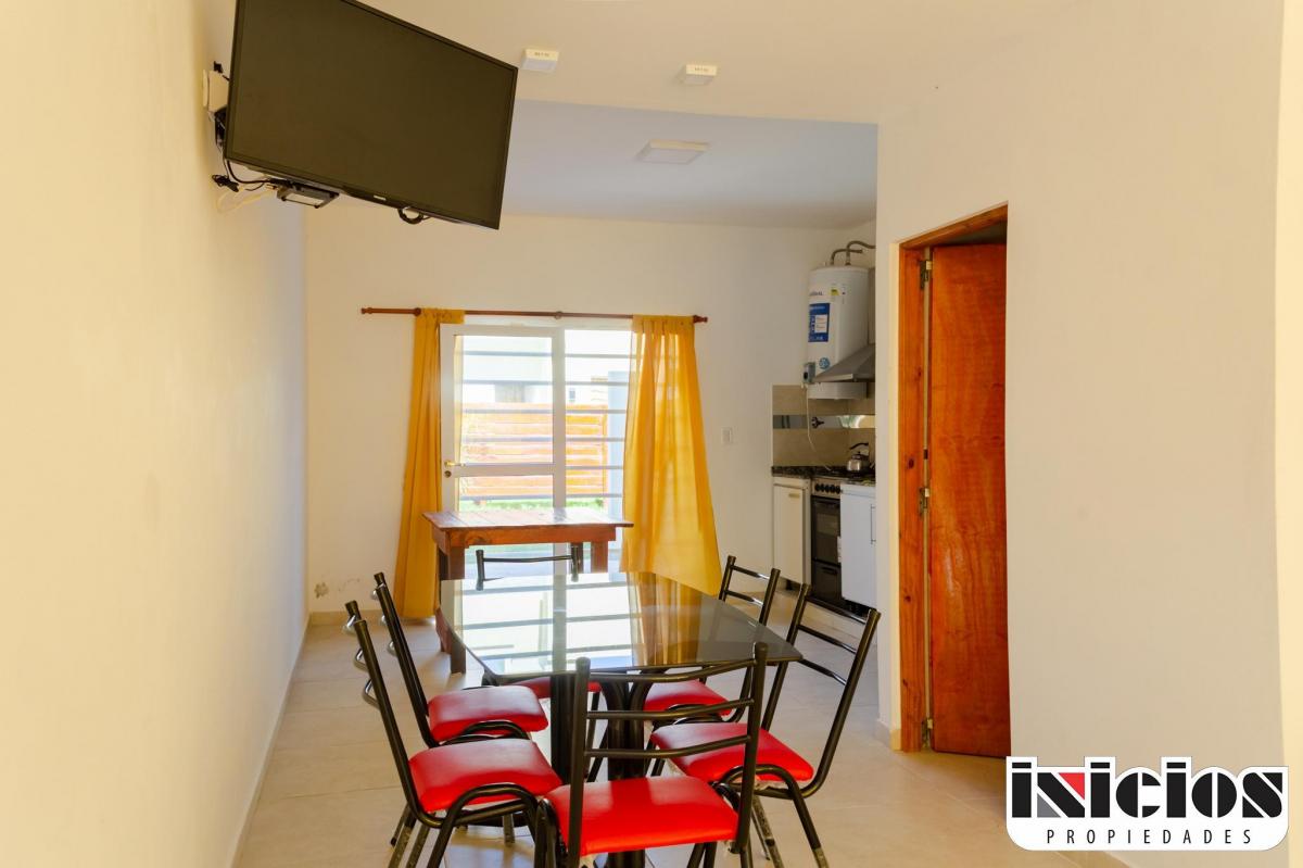 2 Dúplex y una Casa: Libres del Sur e/ Hallbach y Newton - Nueva Atlantis - C603