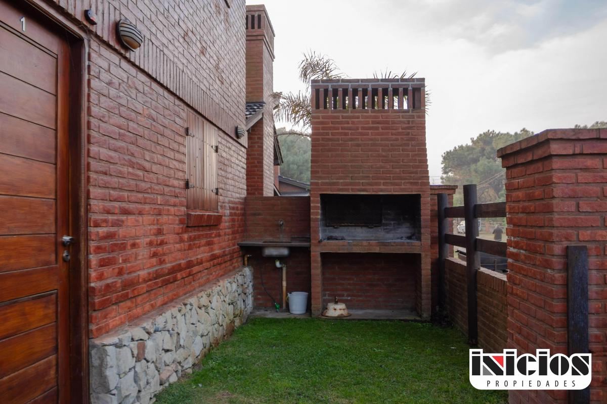 4 Dúplex y 4 Chalets: Lebensohn Esq. Paso - Nueva Atlantis - C667 1