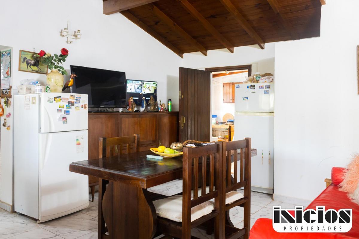Un Chalet y Departamento en Block: Rico Nº 929 - El Silvio - C606 3