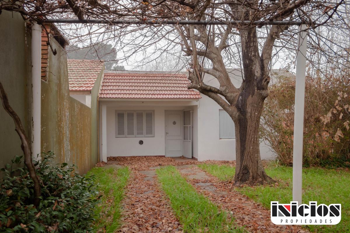 Foto de Local, 2 Departamentos y una Casa: Carreras Nº 1246 - El Silvio - C650, imagen 4