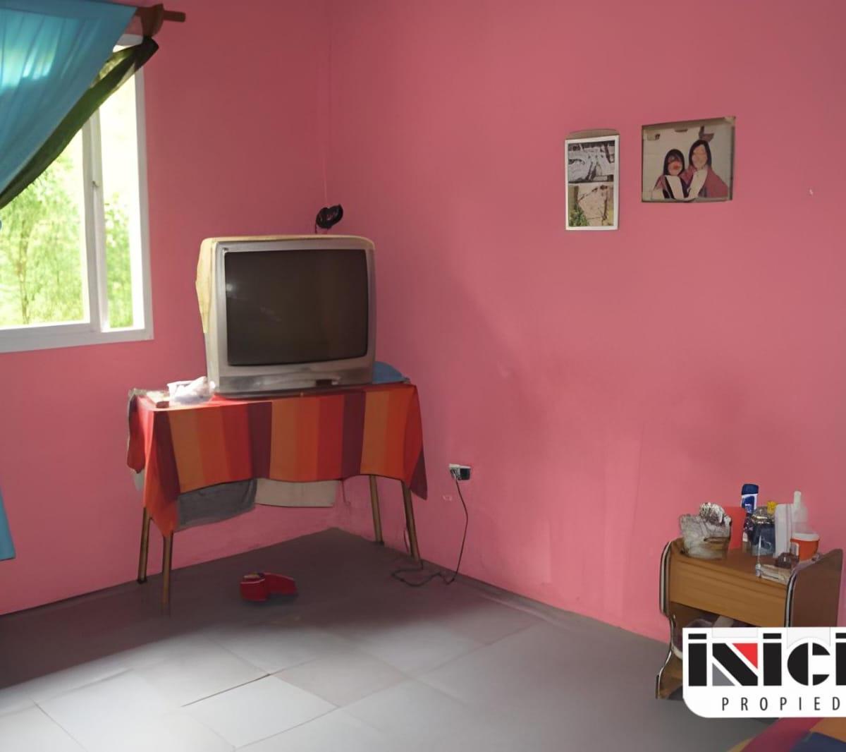 Local Mas Vivienda: Carreras Nº 1172 - El Silvio - C389 2