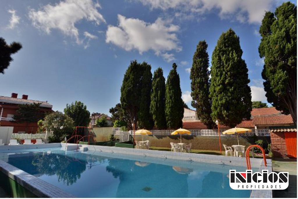 Hotel Amancay: Blanco Escalada Esq. Lebensohn - Mar de Ajó - H585 1