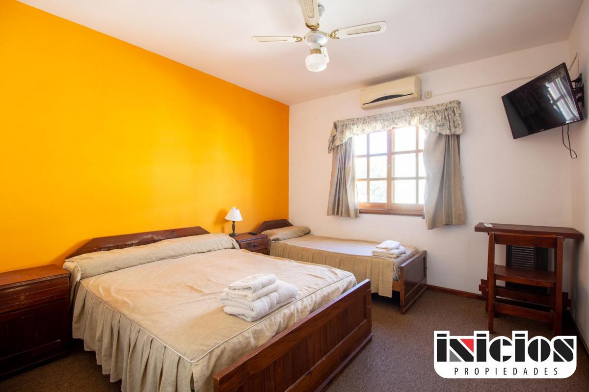 Hotel La Maisón: San Juan N° 5140 - La Lucila 3