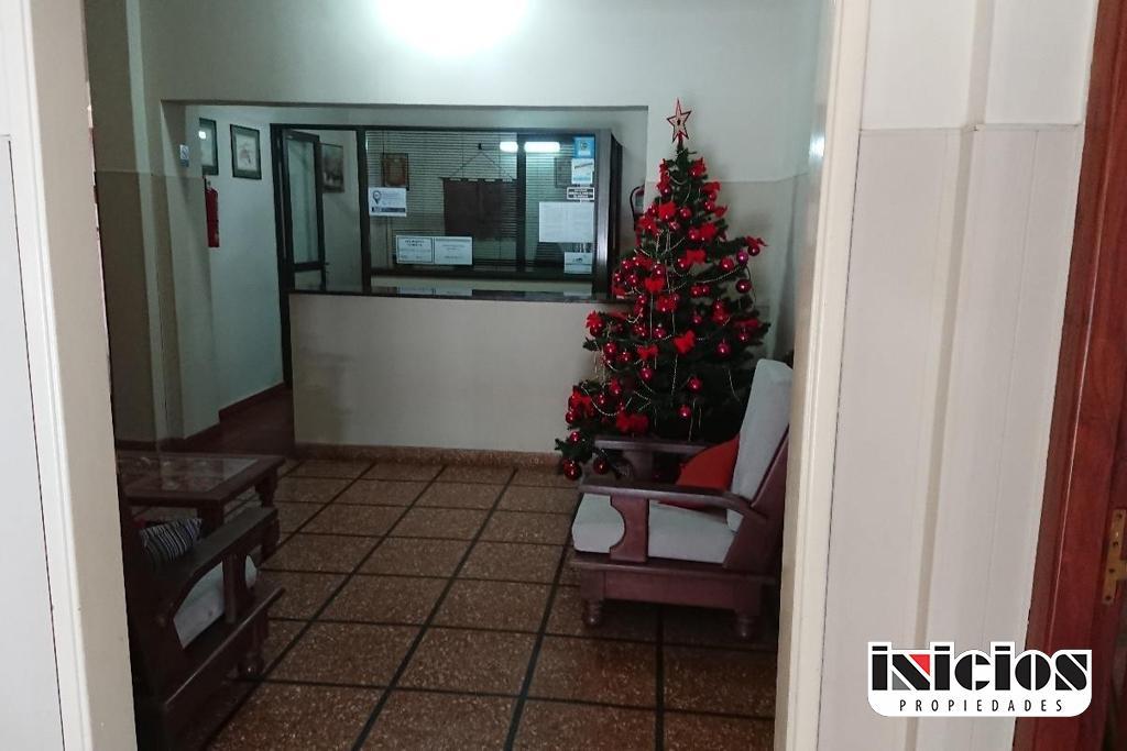 Hotel Bari: Carreras Esq. Blanco Escalada - Mar de Ajó - H602 2