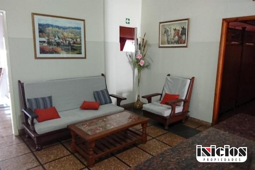 Hotel Bari: Carreras Esq. Blanco Escalada - Mar de Ajó - H602 3