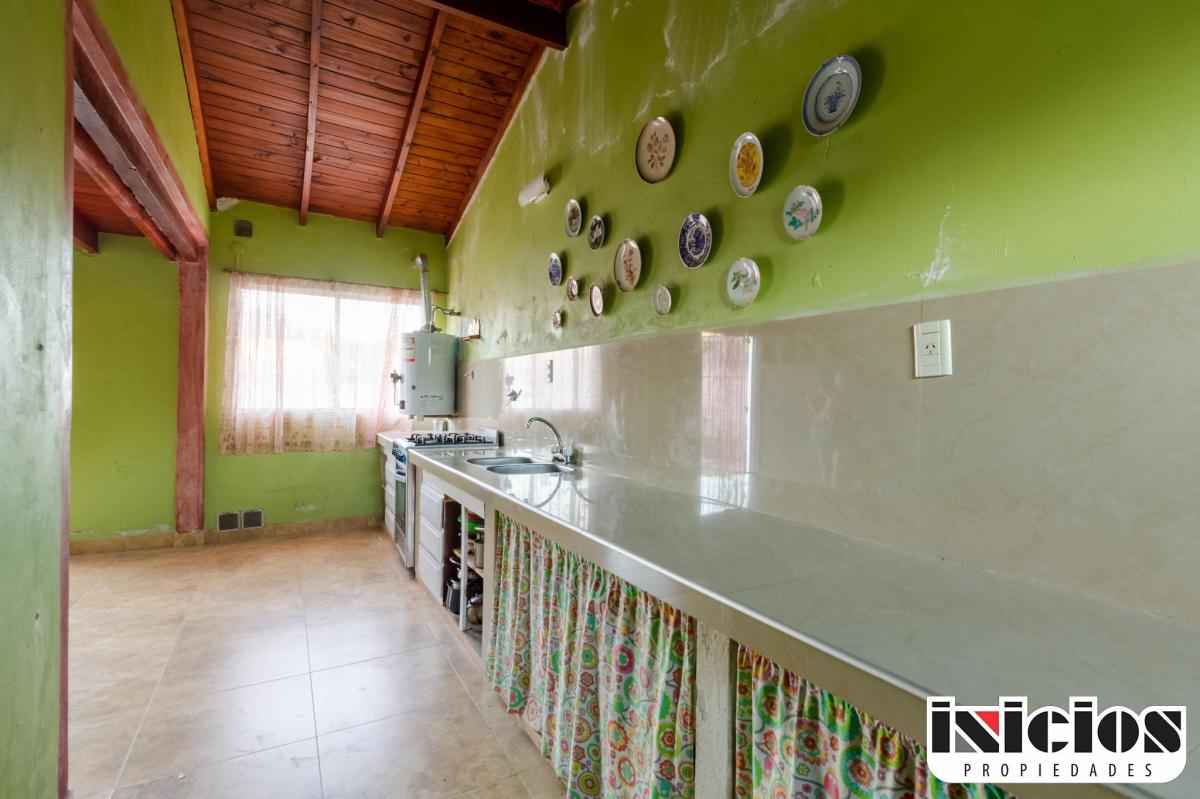 Casa Sola en Lote: La Argentina N° 637 - El Silvio - C713 2