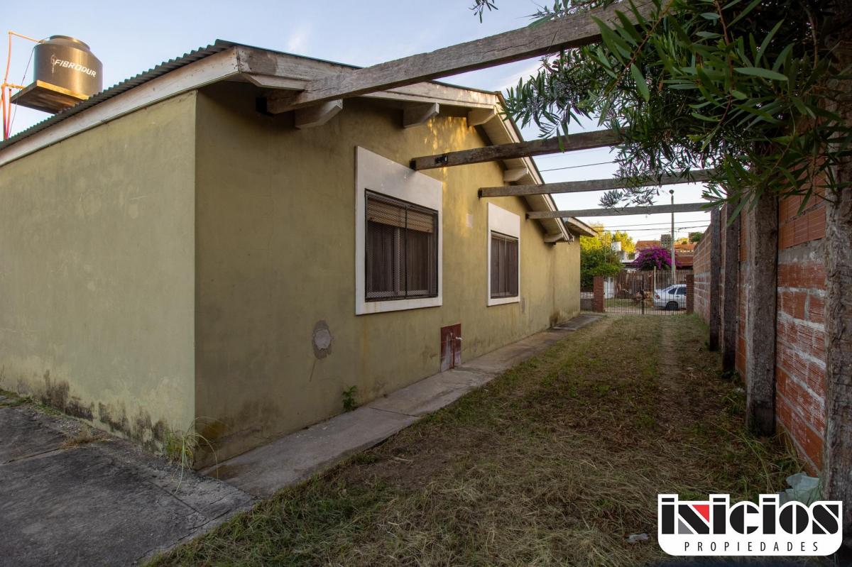 Casa Sola en Lote: La Argentina N° 637 - El Silvio - C713 3