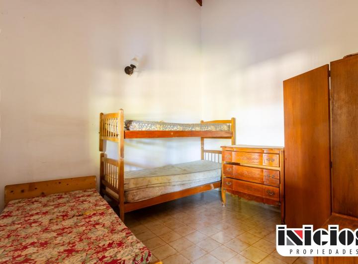 Chalet: Diagonal Favaloro N° 325 e/ Carreras y Lebensohn - El Silvio - C957 5