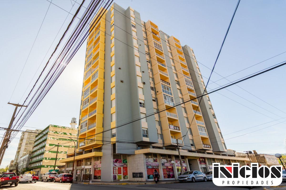 Departamento: Lebensohn Nº 97 e/ Av. Libertador y Marano - Mar de Ajó - C1033