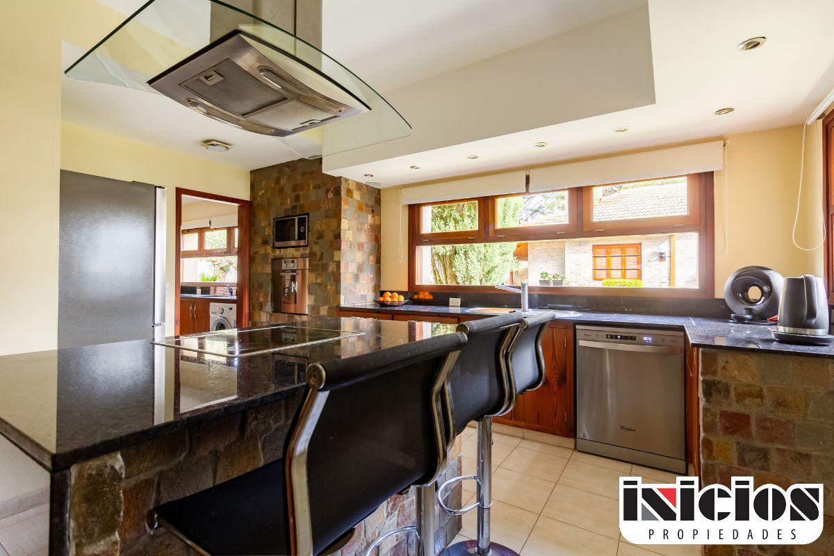 Foto de Hermosa Casa en Barrio Exclusivo - C1017, imagen 1