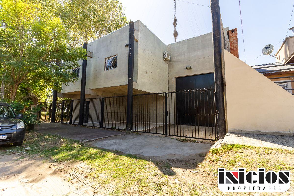 Local: Lebensohn N° 1335 e/ Brown y Av. Colon - El Silvio - AC54