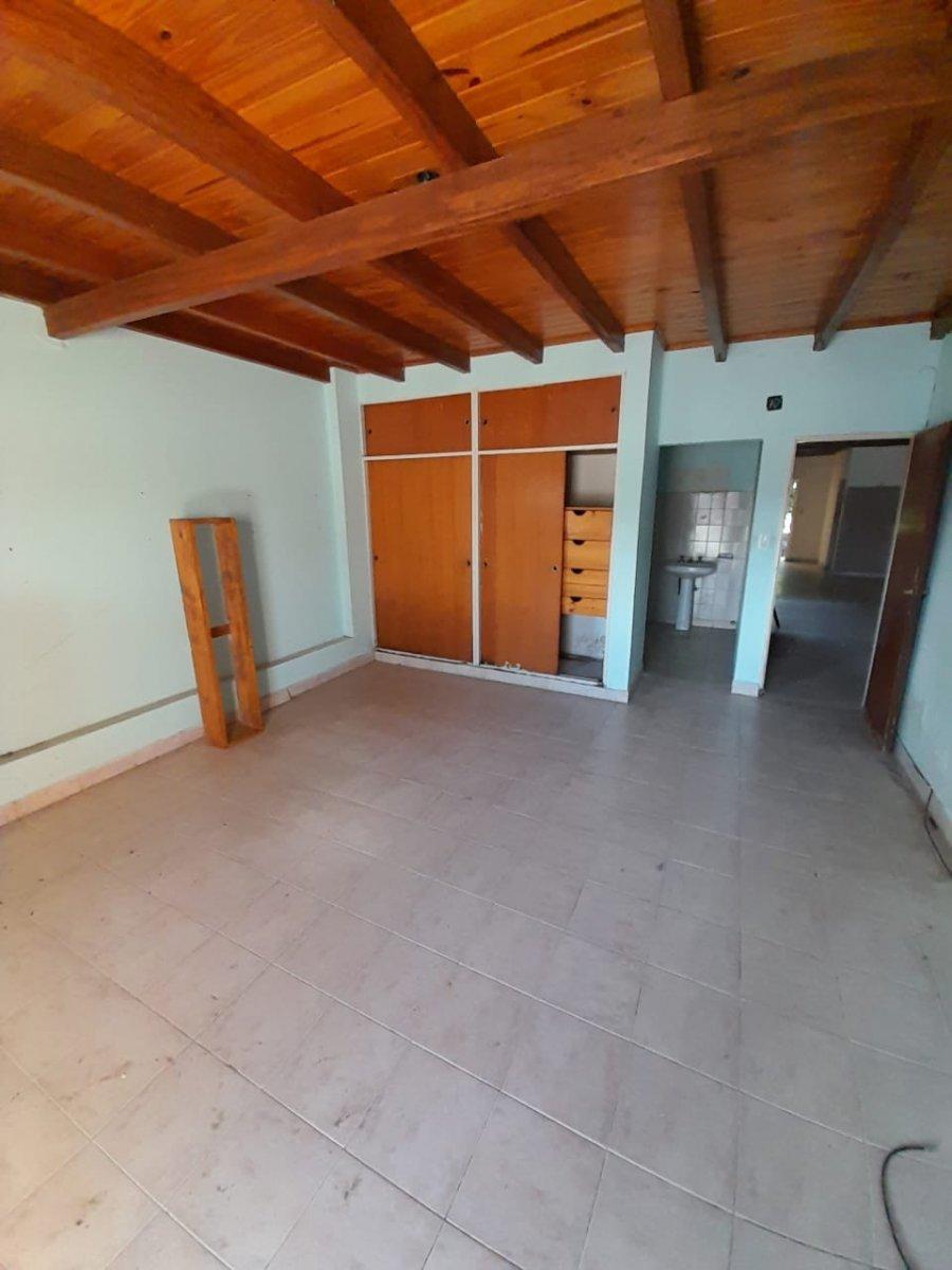 (Propiedad - a Refaccionar) ● 4 Dorm. - Sobre Av Ferré 2