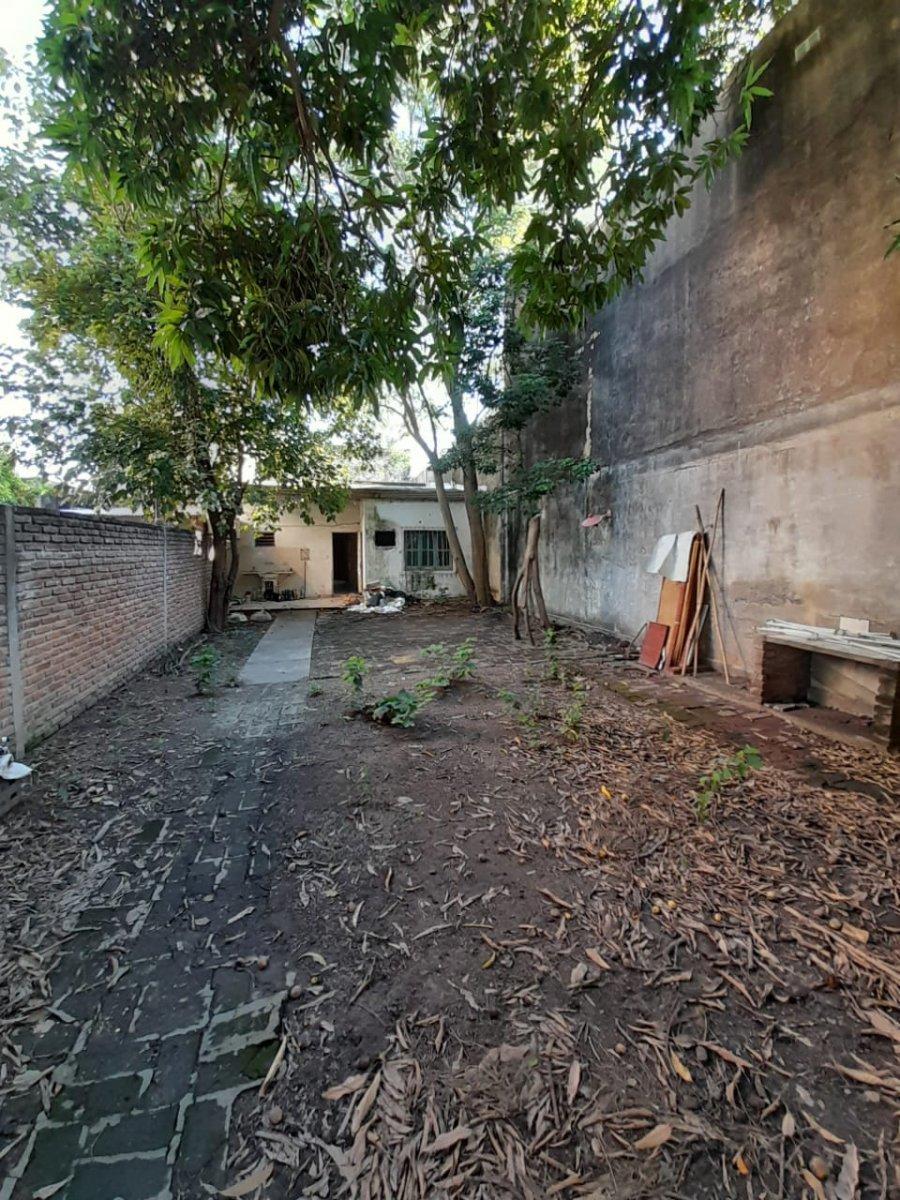 (Propiedad - a Refaccionar) ● 4 Dorm. - Sobre Av Ferré 1