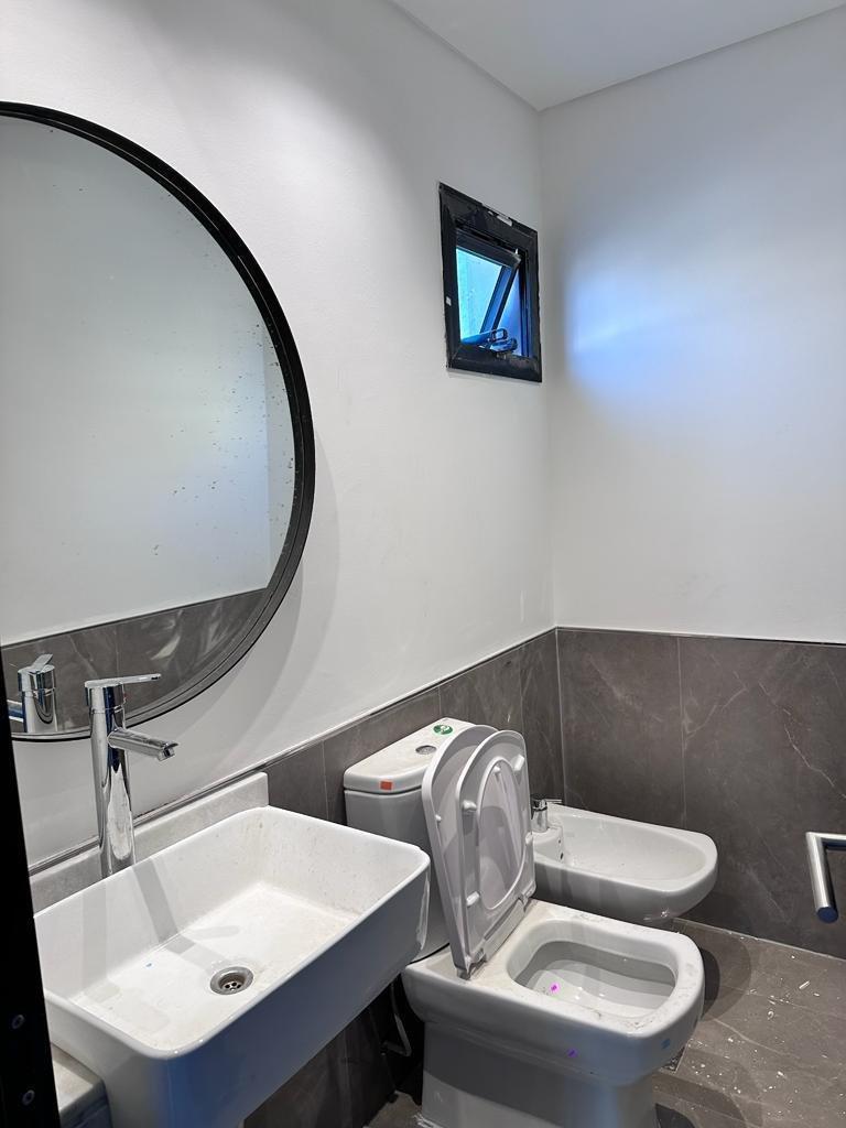 Exclusivo Piso - B° Camba Cua "a 200 m de Costanera" - 3 Dorm. 5