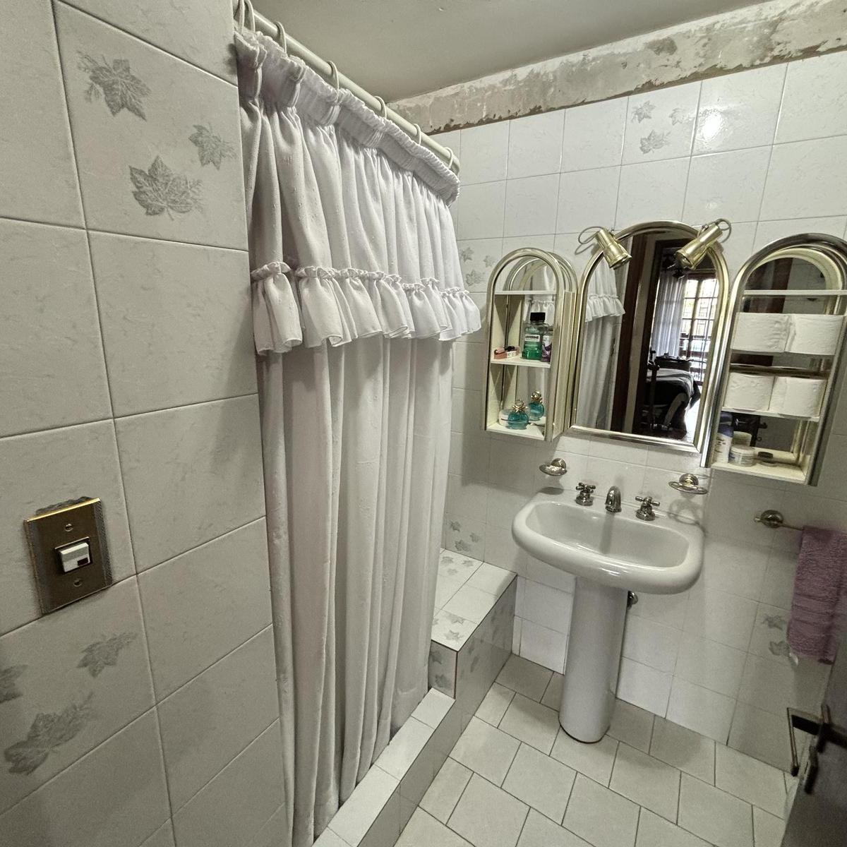 Casa en Merlo Sur, 5 Ambiente, Quincho, Pileta 2