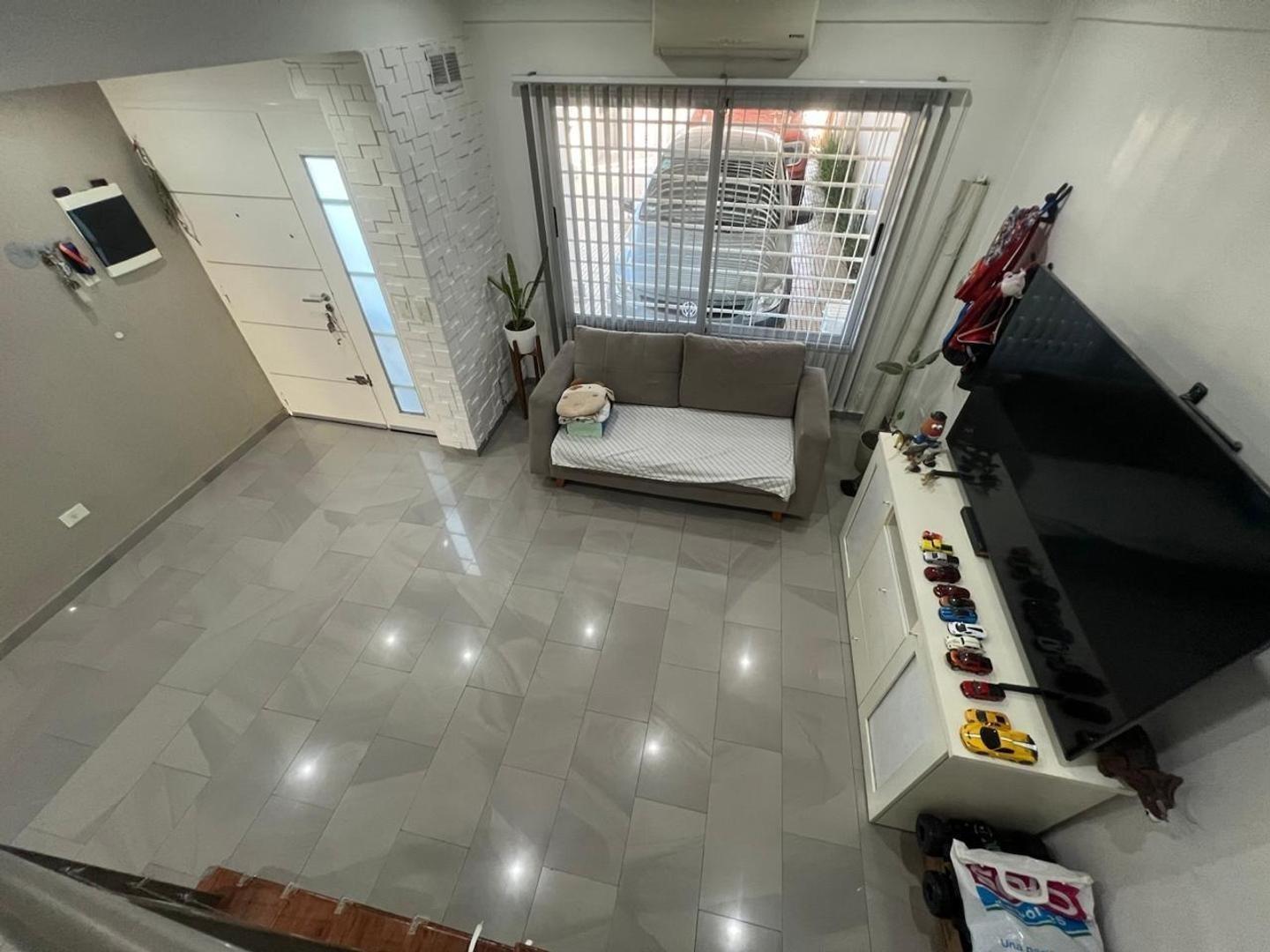 CASA/DUPLEX EN VENTA - MERLO