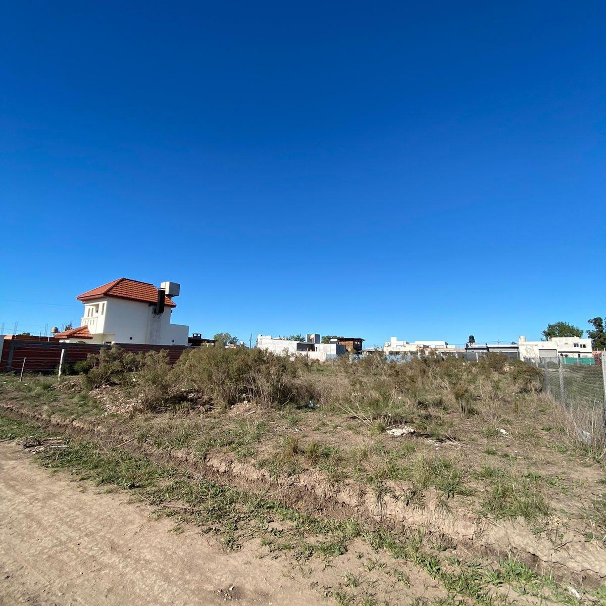 Venta de lote en calle 17 entre 654 y 655 de parque Sicardi