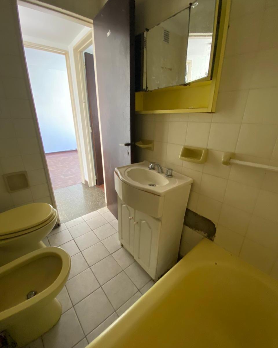 Venta de Departamento de 2 Dorm. en Calle 12 Esquina 47 1