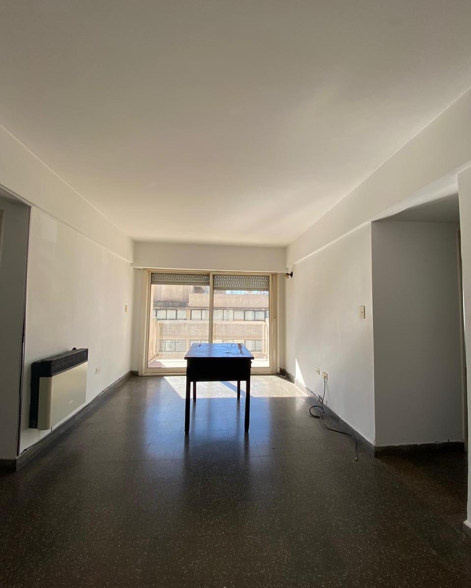 Venta de Departamento de 2 Dorm. en Calle 12 Esquina 47 5