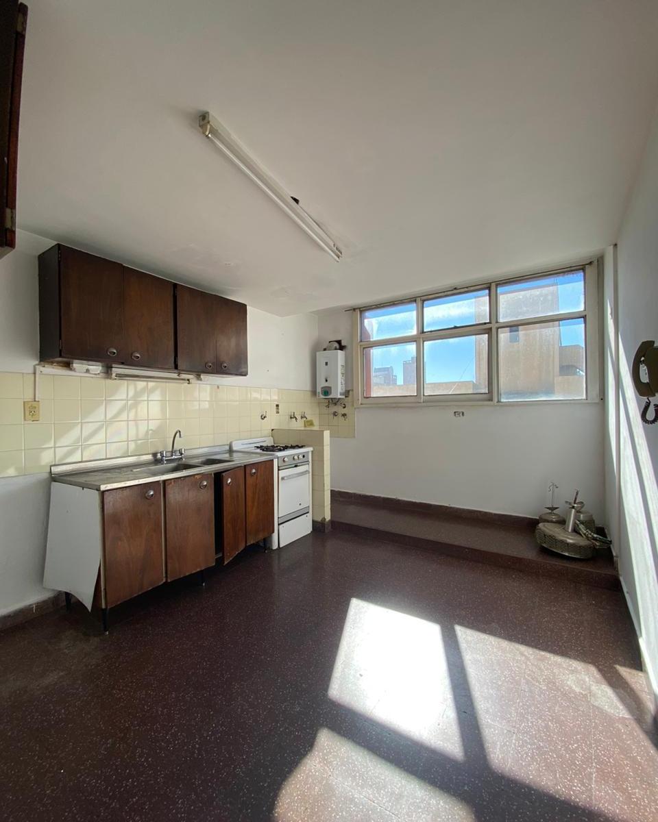 Venta de Departamento de 2 Dorm. en Calle 12 Esquina 47 4