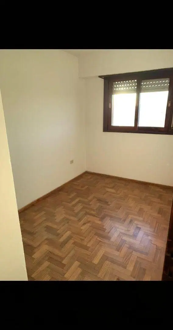 VENTA DEPTO 66 entre 3 y 4. 2 dormitorios con cochera descubierta 5