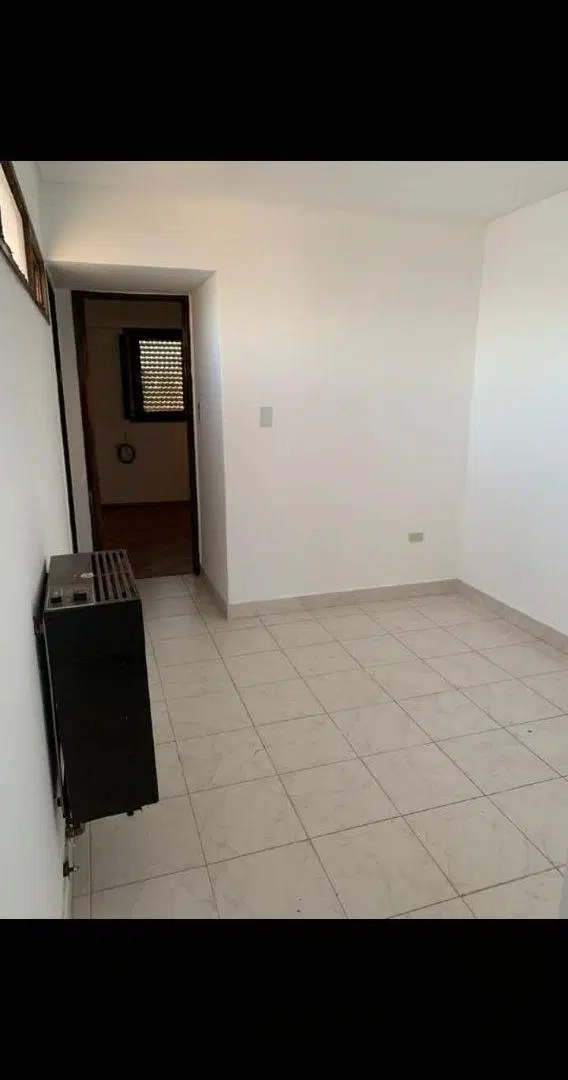 VENTA DEPTO 66 entre 3 y 4. 2 dormitorios con cochera descubierta 3