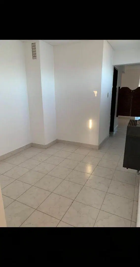 VENTA DEPTO 66 entre 3 y 4. 2 dormitorios con cochera descubierta 2