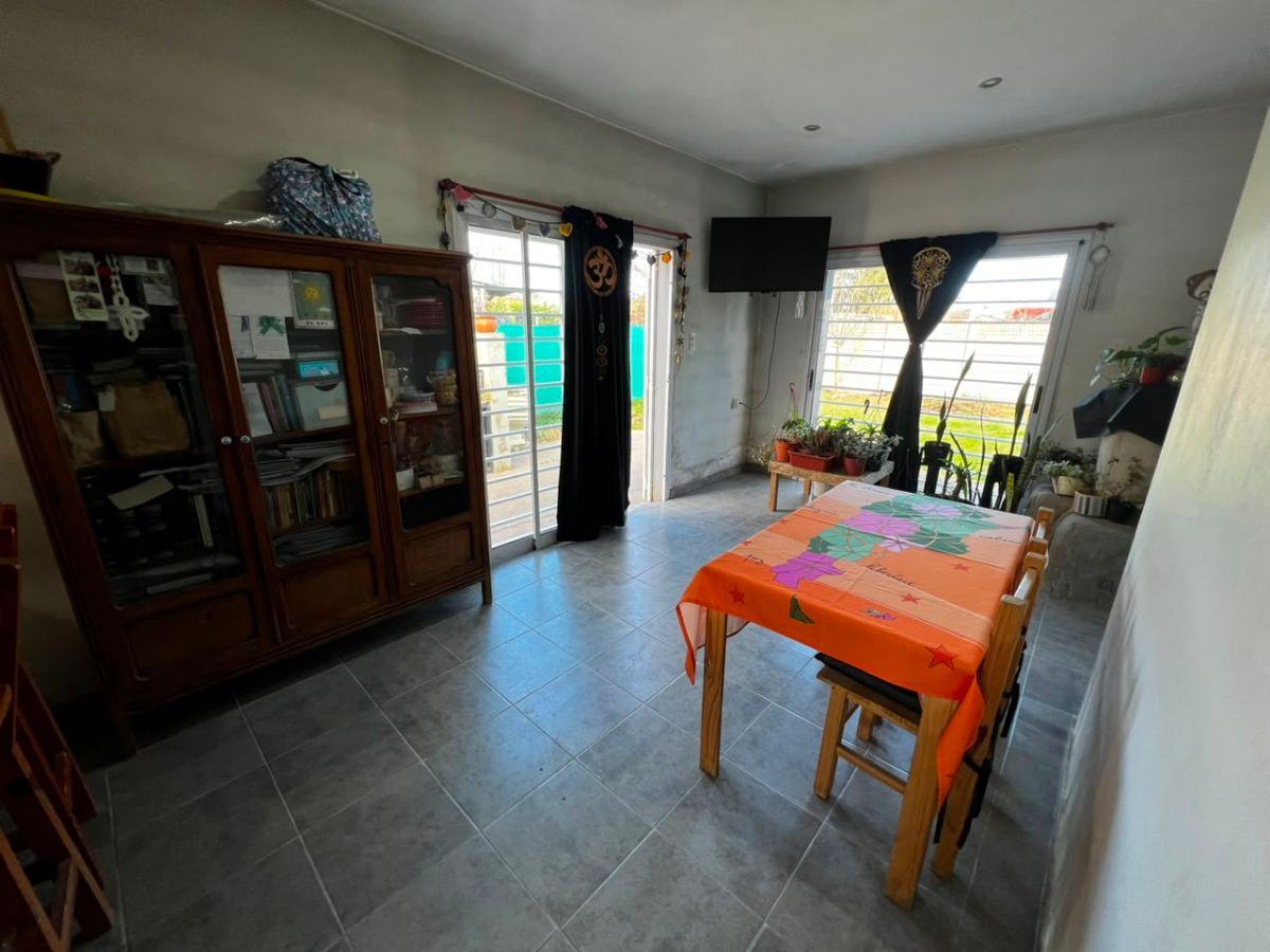 Foto de CASA EN VENTA DE 1 DORMITORIO Y PARQUE, imagen 4