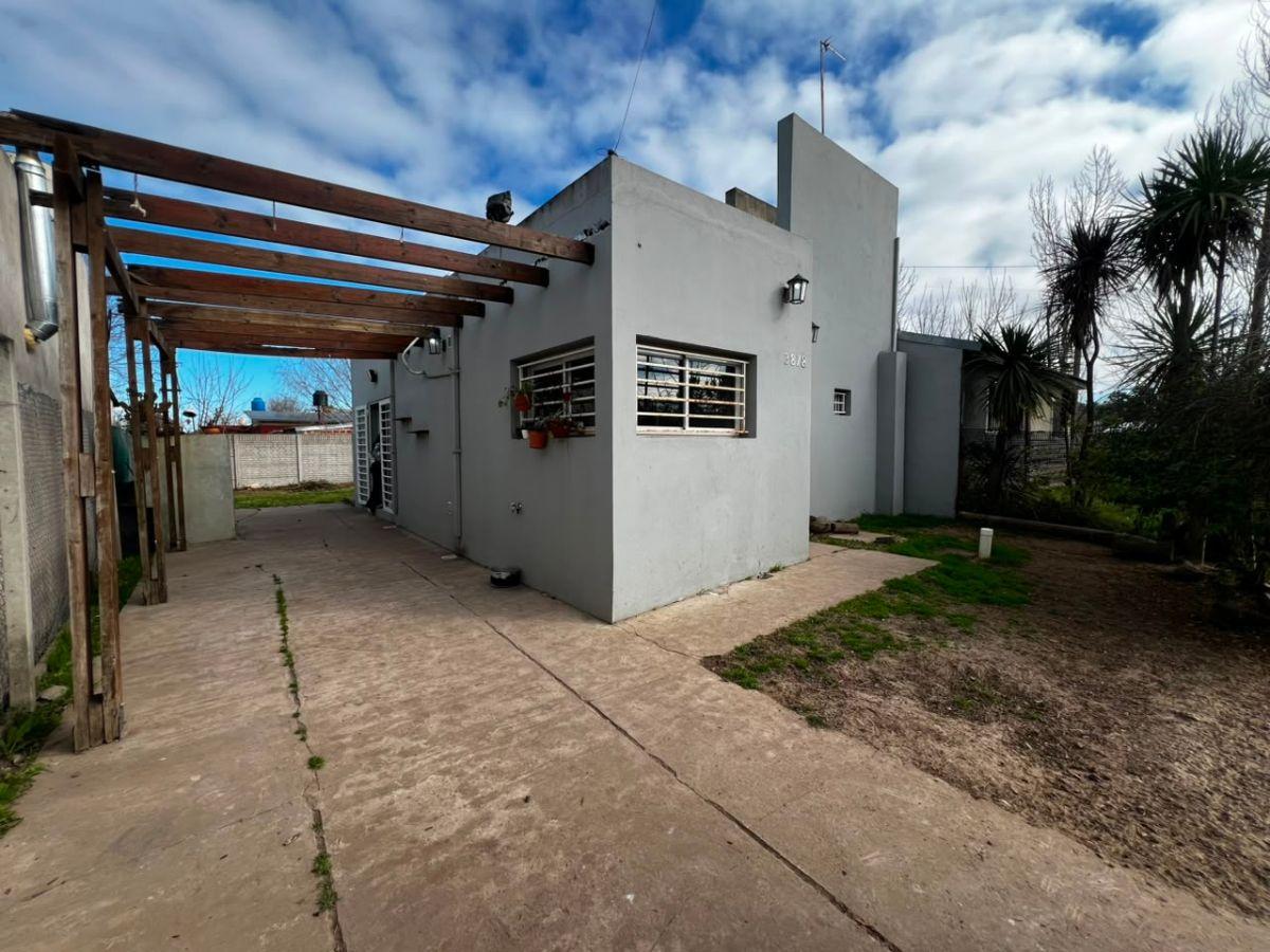 Foto de CASA EN VENTA DE 1 DORMITORIO Y PARQUE, imagen 3