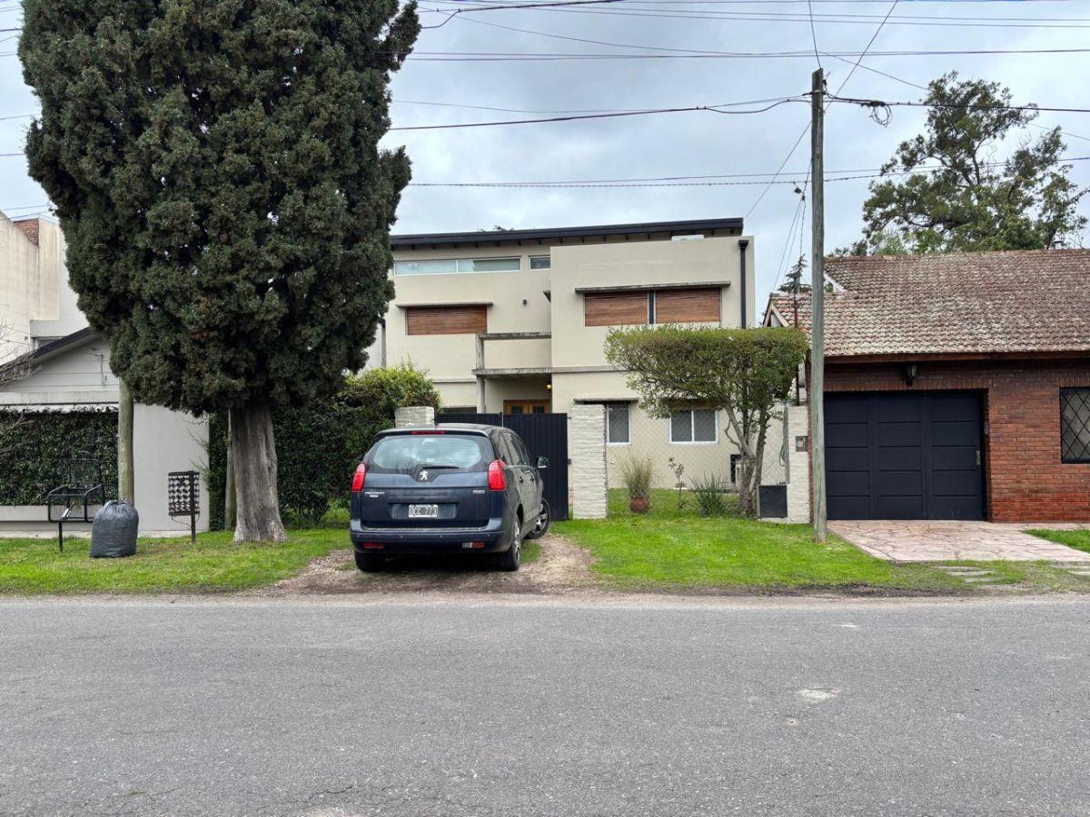 Foto de Venta de casa de 3 dormitorios en calle 461 F entre centenario y 12B, imagen 4