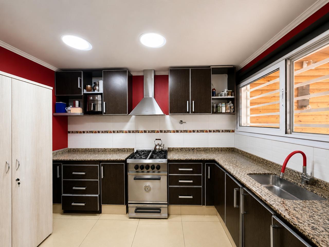 Foto de Venta Casa 3 Dormitorios Monoambiente en Perticone, imagen 1